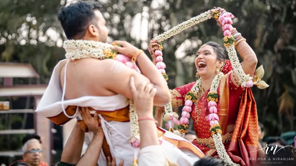 Indoor vs Outdoor Wedding Photography