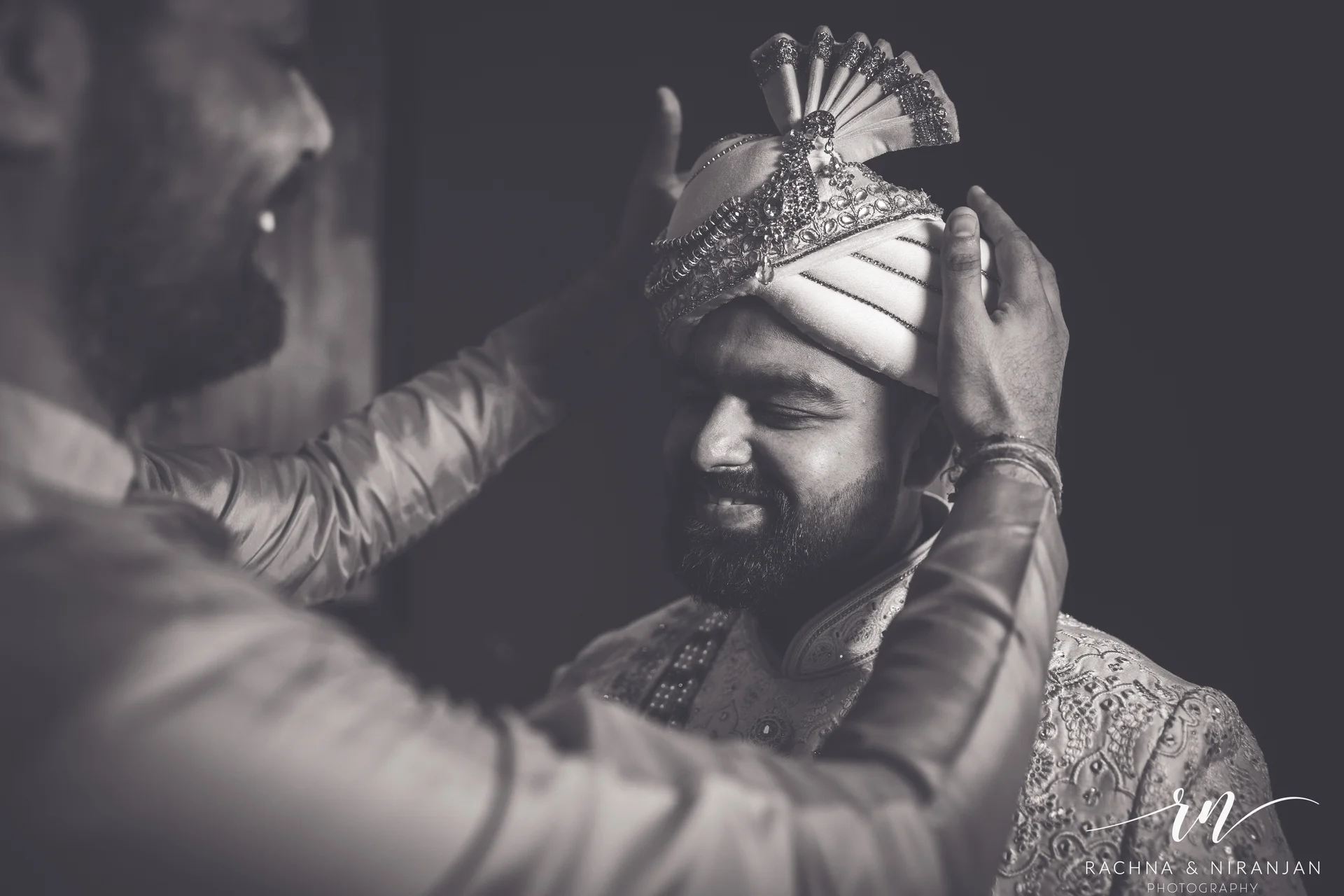 Classic black and white bridal portrait of Sneha before her Gujarati wedding ceremony – captured at Mayfield Estate by top candid photographers in Pune