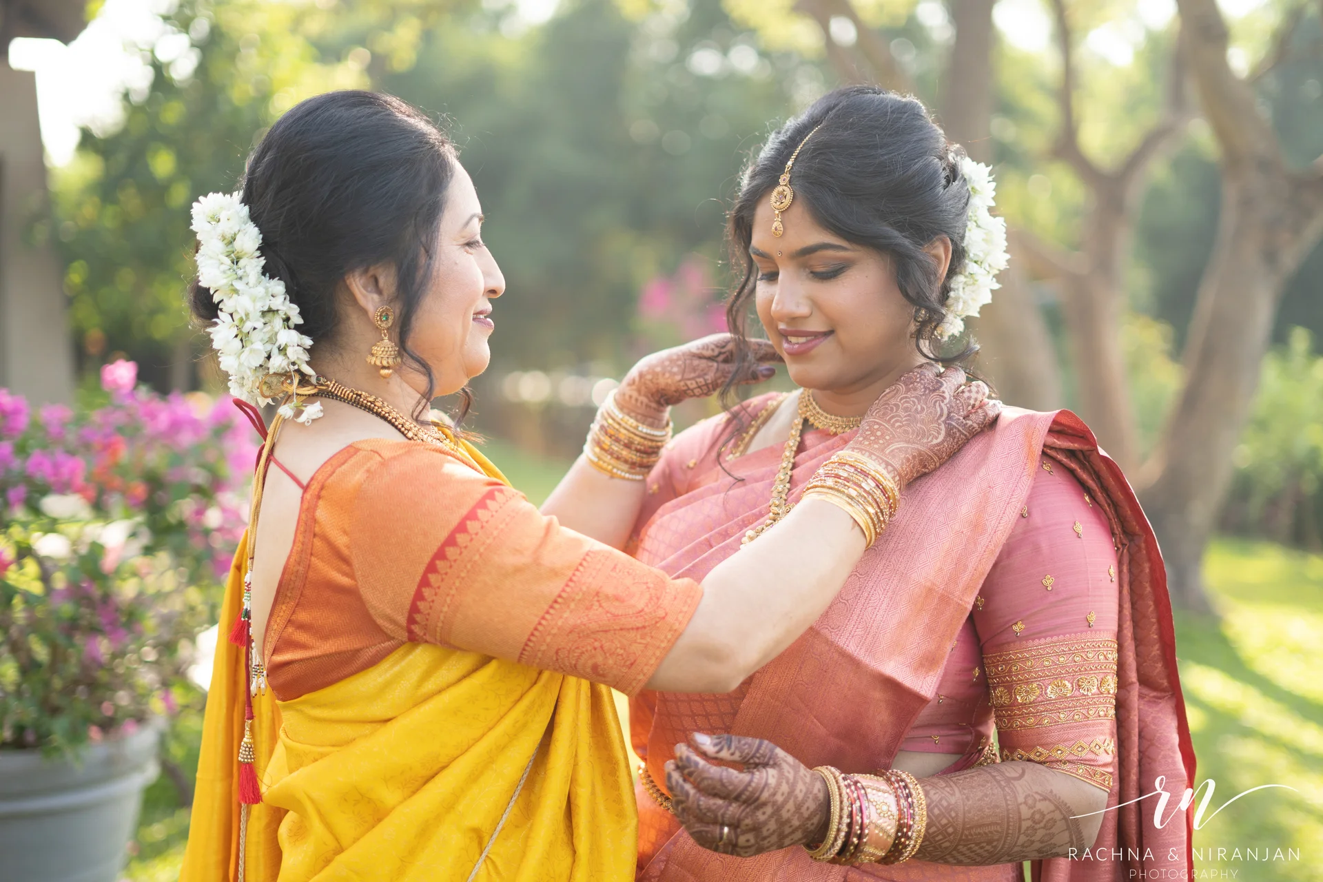 Mother-Daughter Wedding Shots