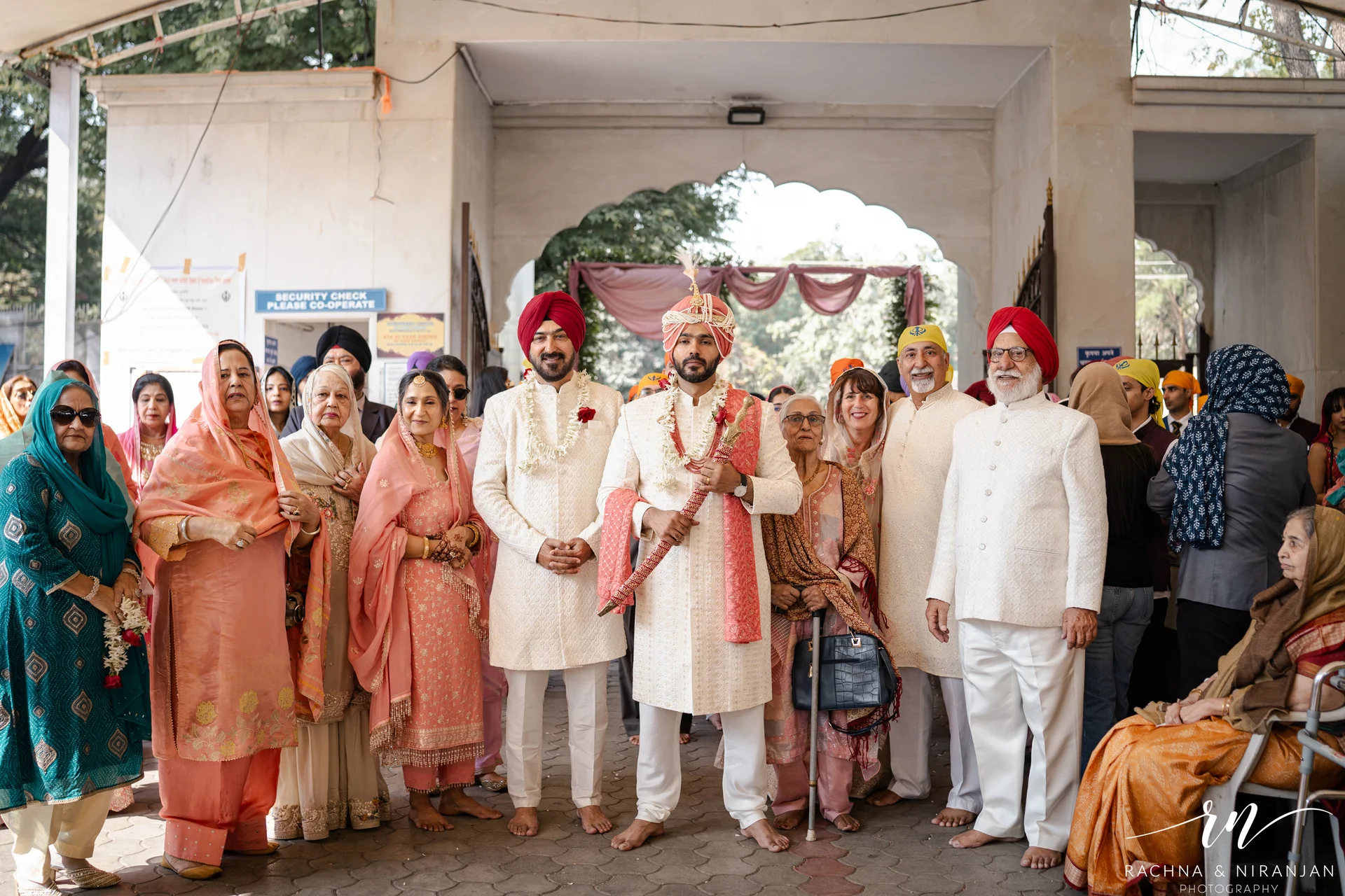 Sikh wedding photography at Gurudwara in Pune