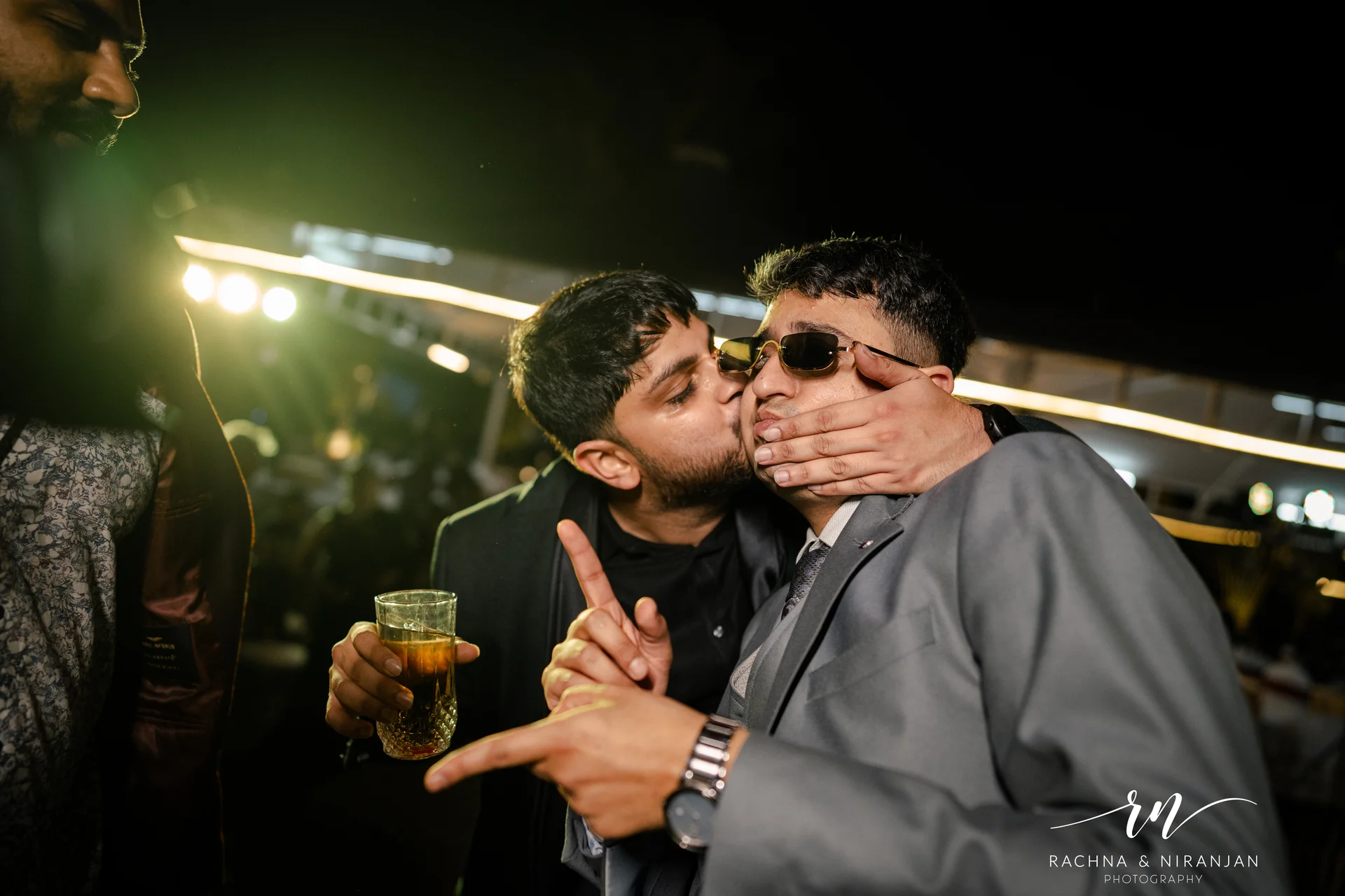 Candid moment from Gargi and Mihir’s Maharashtrian wedding at Sub Area Mess Pune by Rachna Niranjan Photography
