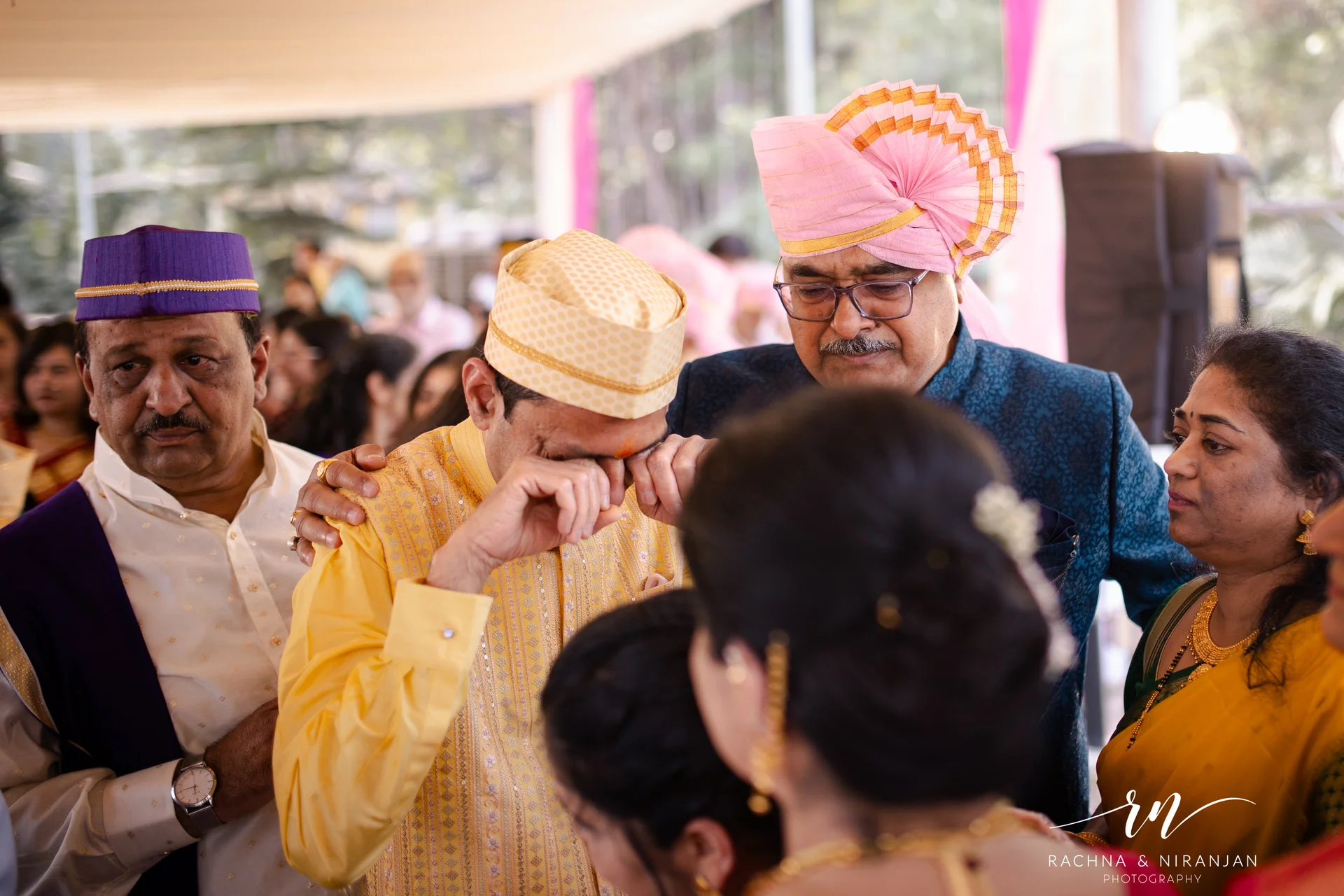 Candid moments from Maharashtrian wedding photography