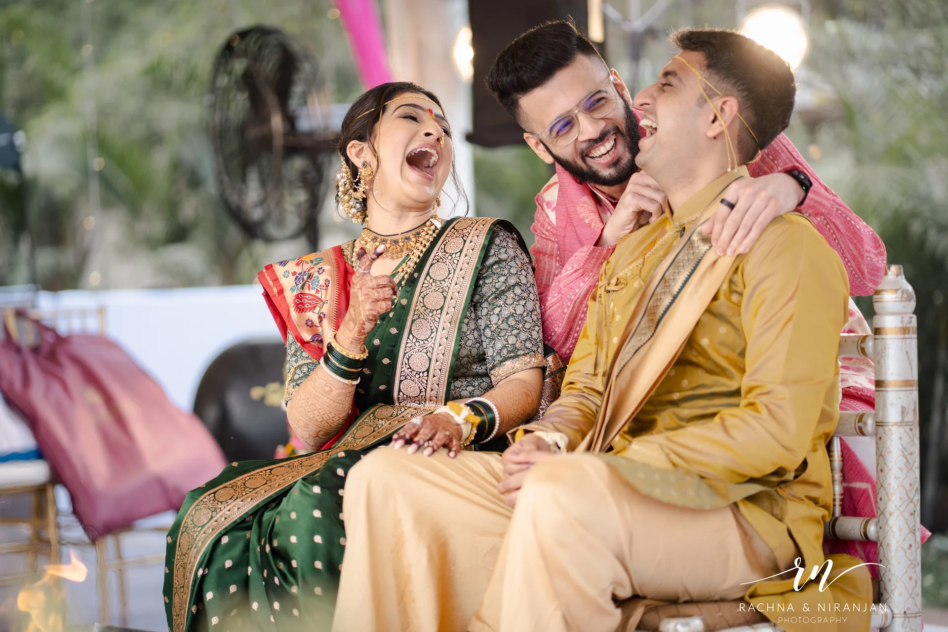 Maharashtrian wedding couple photography in natural light Pune